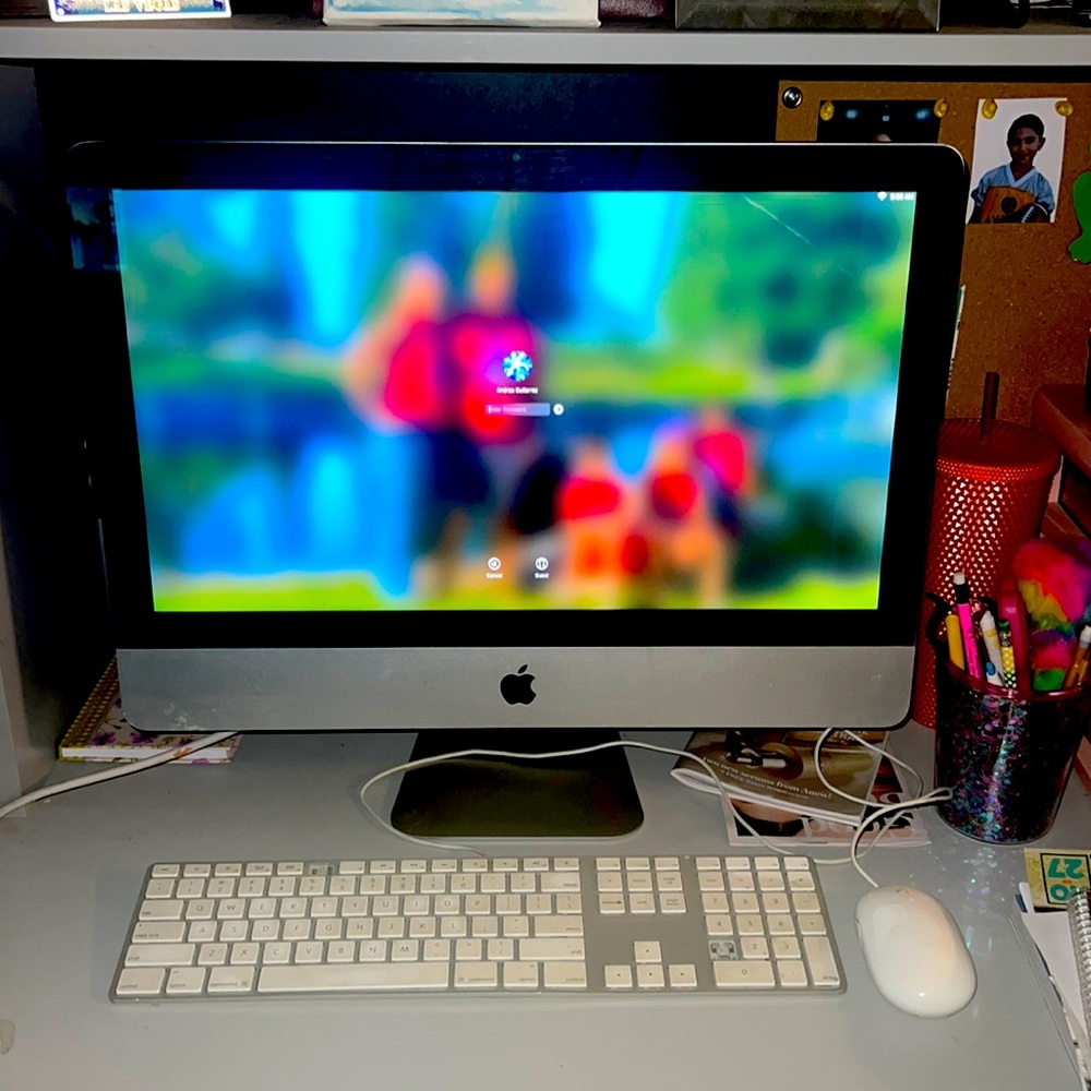 Mac Desktop, Apple mouse, Apple Keyboard
